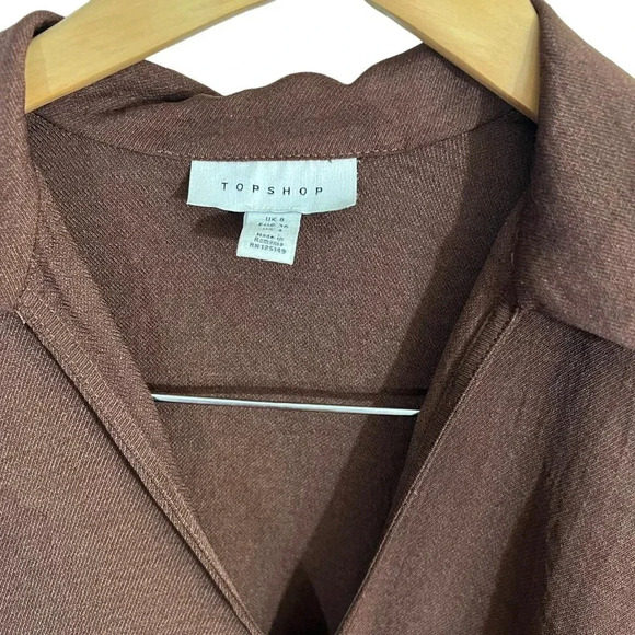 TopShop Chocolate Brown Draped Blouse Size 4 Plastic Circle Clasp Long Sleeves - Picture 5 of 5